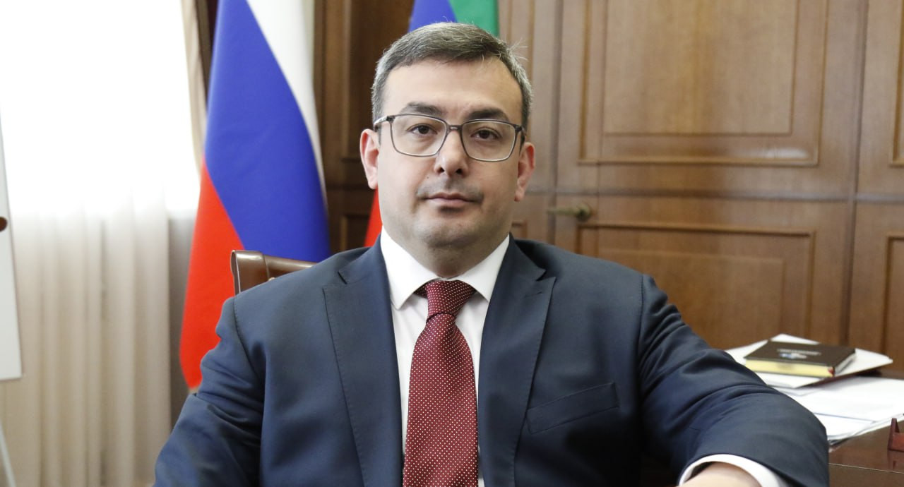 Врио министра труда Магомедзагид Кихасуров поздравил со Всероссийским днем семьи, любви и верности!