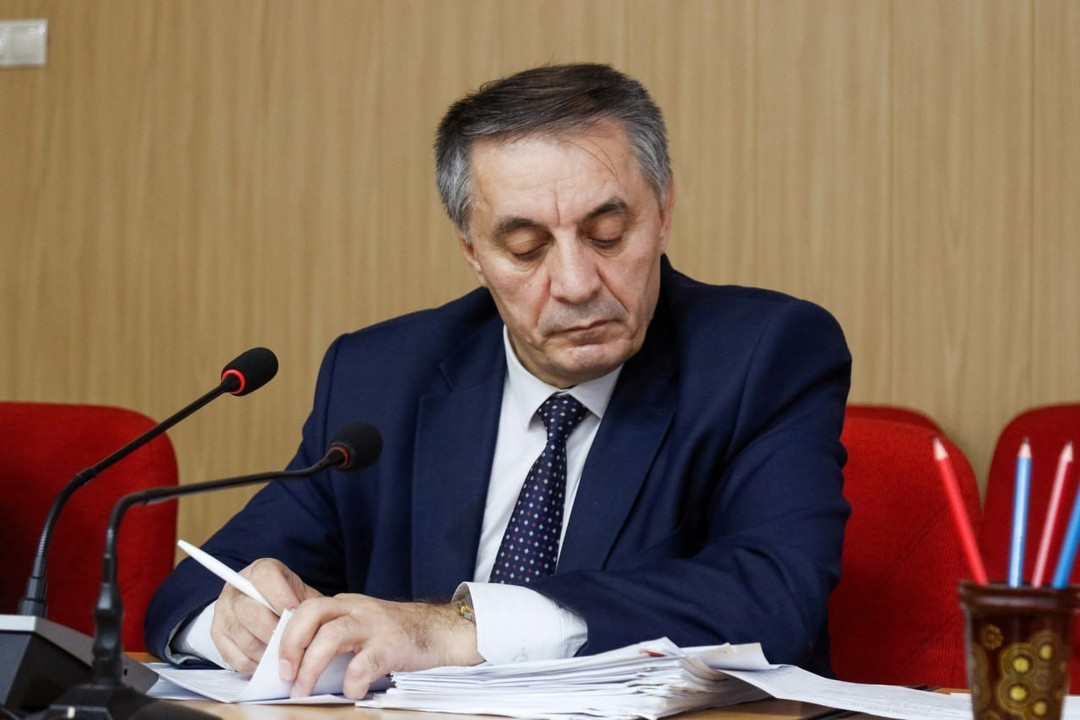 Далее с докладами по отдельным вопросам выступили руководители фондов «Защитники Отечества» и «Все вместе»