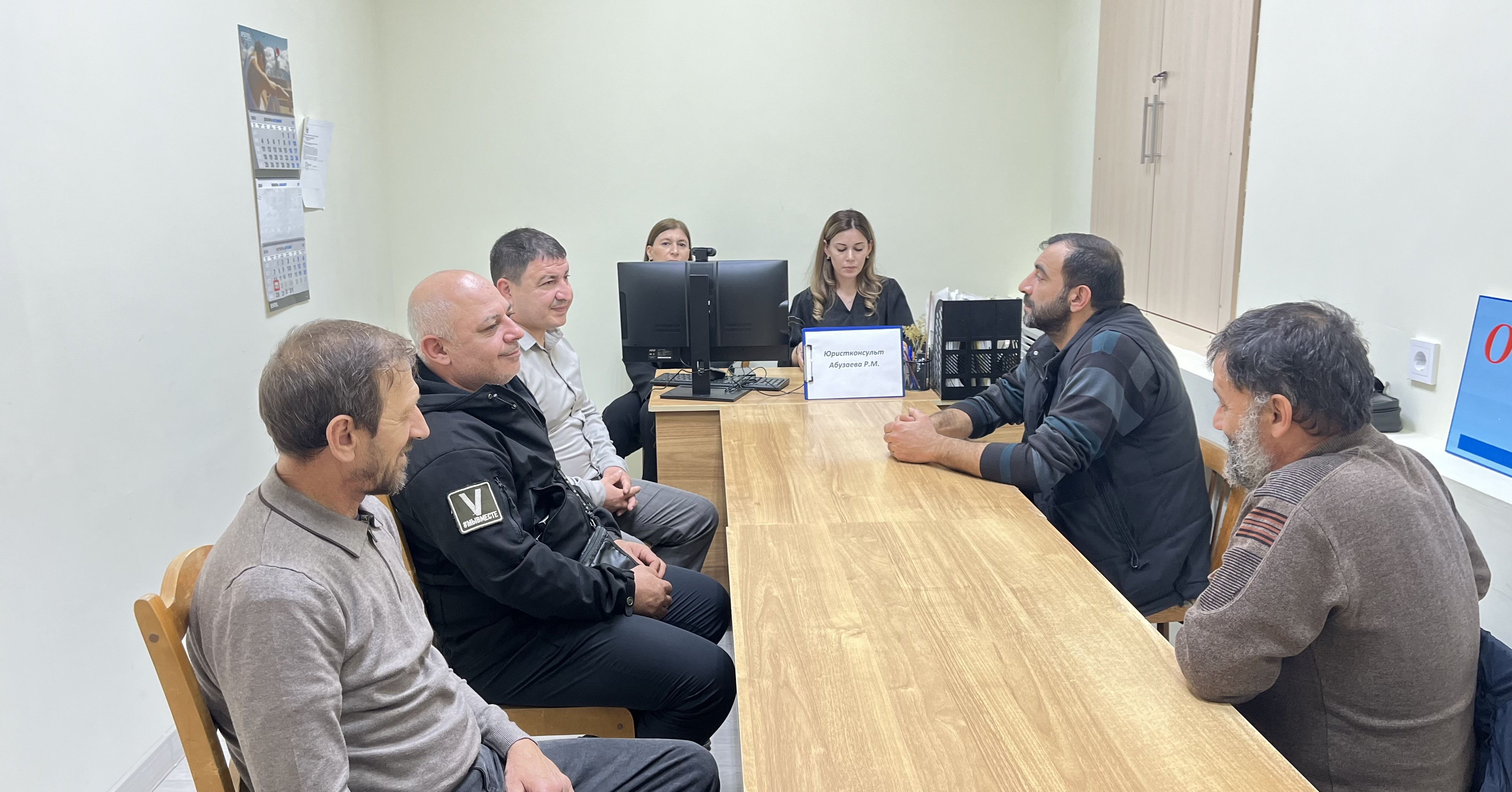 Отцовский капитал и другие меры поддержки многодетных семей обсудили в Семейном МФЦ в рамках празднования Дня отца