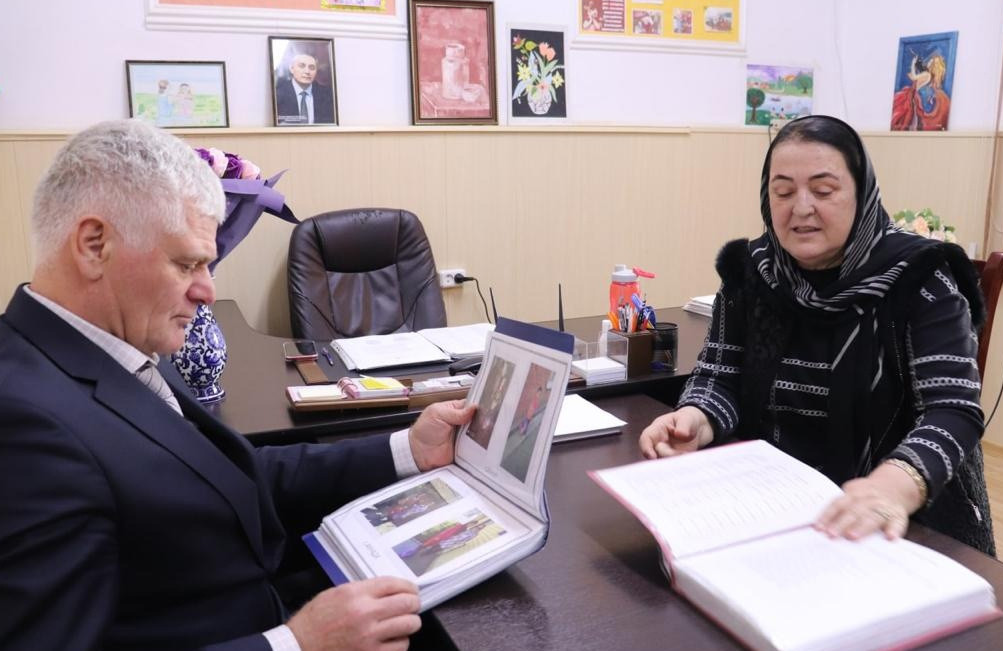 Рабочий визит главы Кизилюртовского района Татарханова Р. Б. в Социально реабилитационный центр для несовершеннолетних.