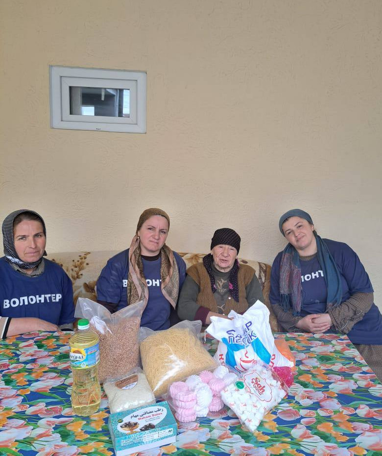 Волонтеры 1-го отделения граждан пожилого возраста и инвалидов на дому оказали гуманитарную помощь.