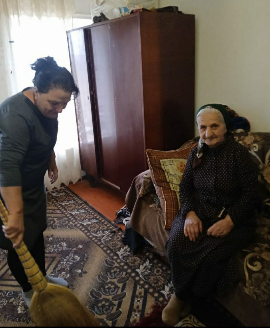 В рамках исполнения своих должностных обязанностей социальные работники  ГБУ РД КЦСОН в МО...