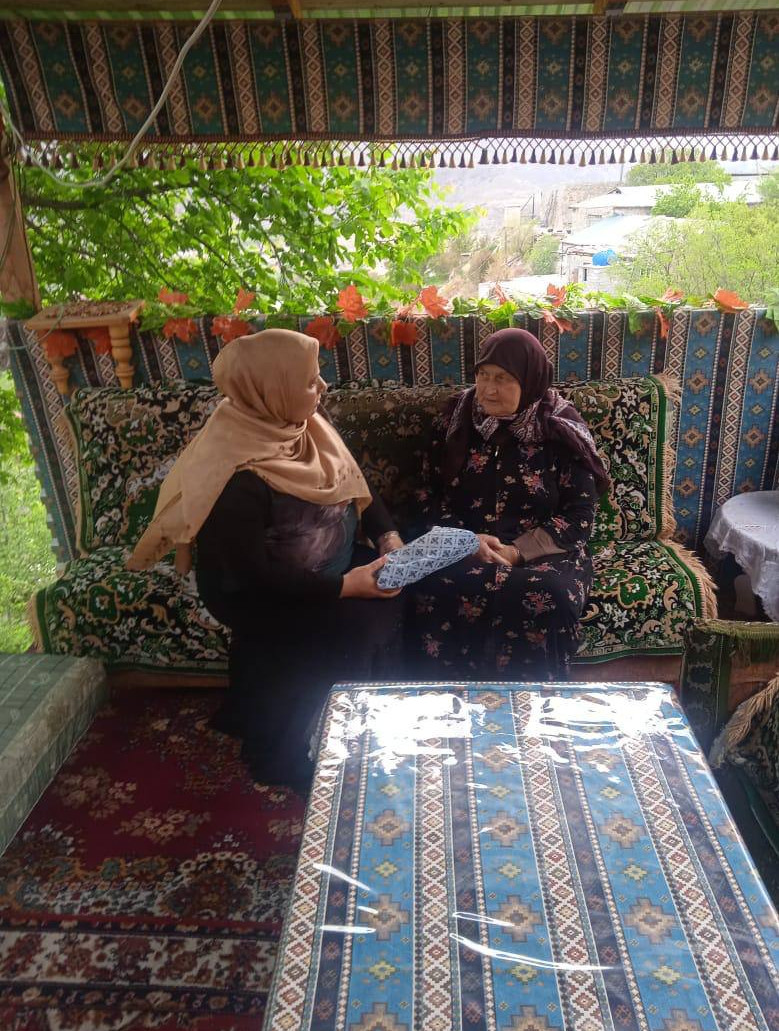 В честь праздника Ураза Байрам раздала подарки своим подопечным.