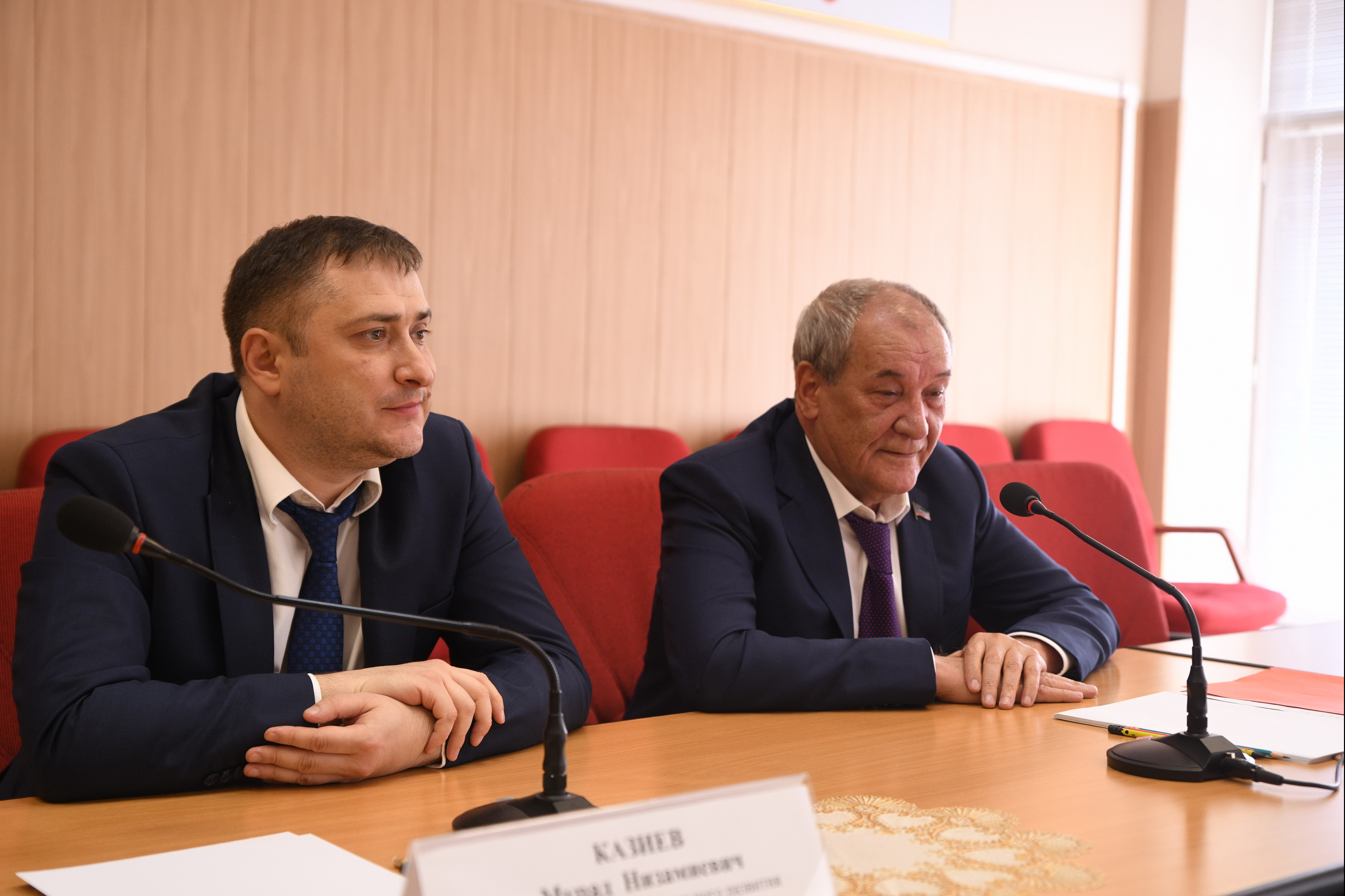 В День социального работника отличившимся сотрудникам Минтруда Дагестана вручили награды