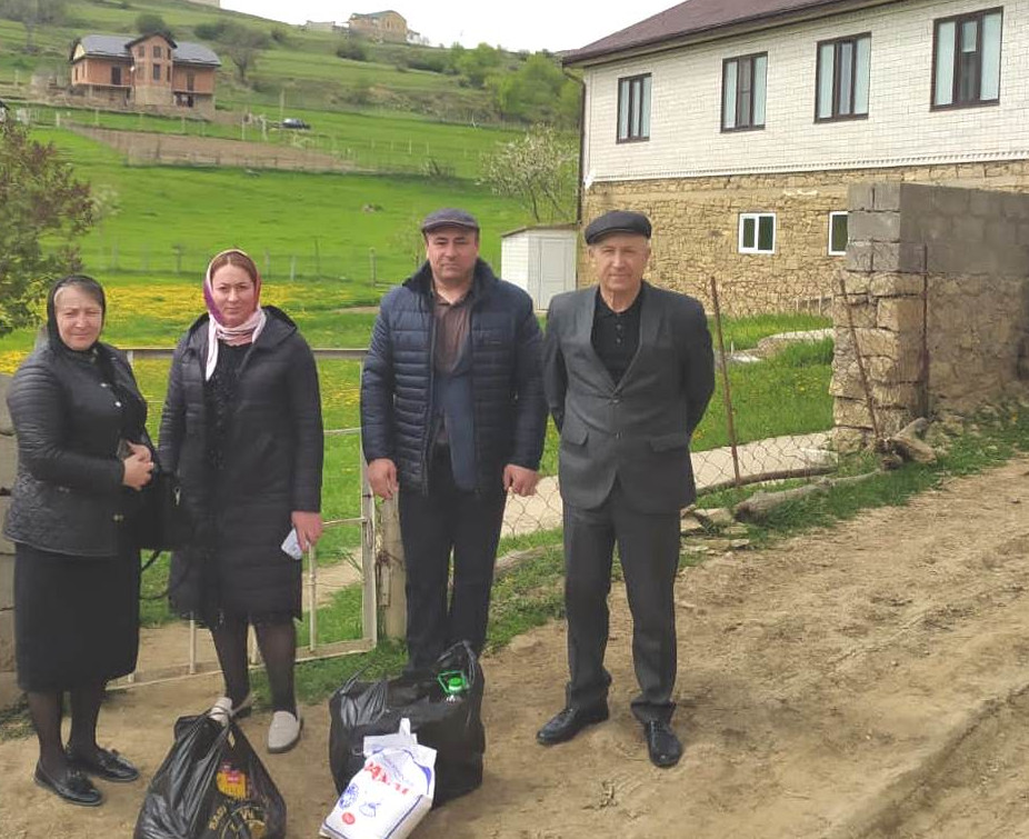 Семью участника СВО на Украине посетили руководители социальных учреждений Дахадаевского района