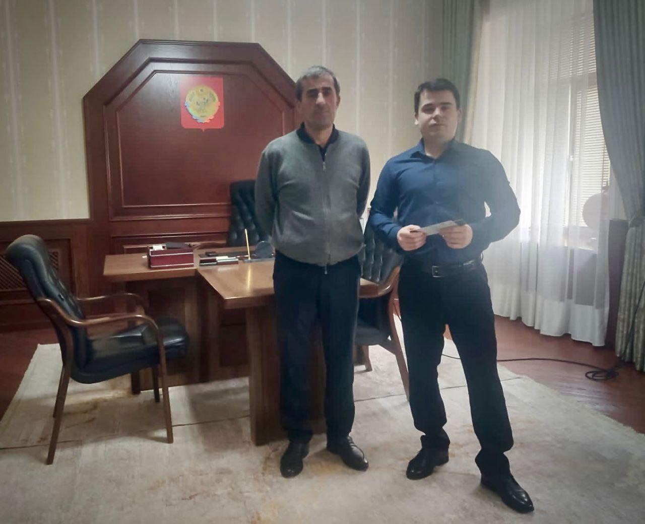 Вручение удостоверения "Ветеран труда"