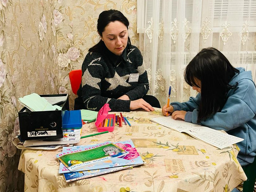 Занятия с юными получателями социальных услуг