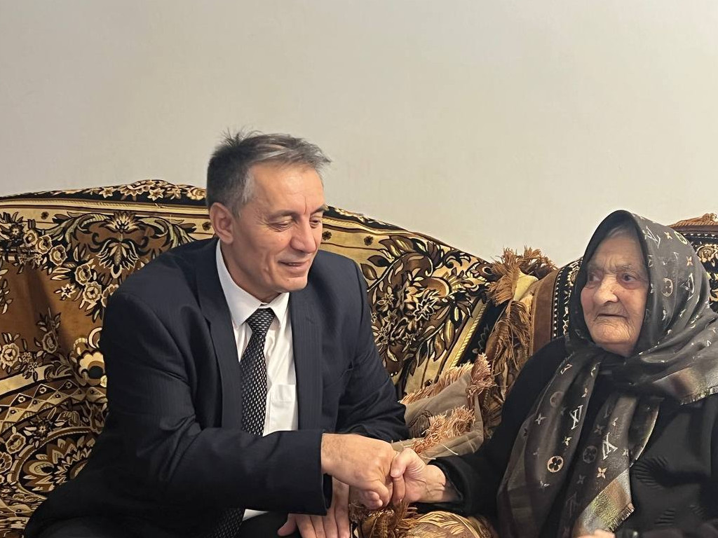 Ежегодно, в последнее воскресенье ноября, мы отмечаем День матери.