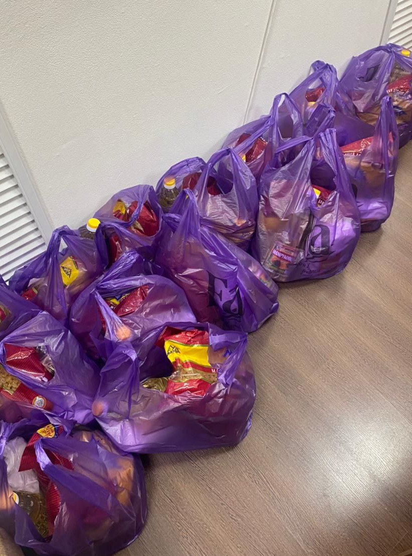 В Комплексном центре социального обслуживания населения г.Кизилюрт в тёплой, уютной атмосфере, сегодня прошло мероприятие посвящённое Международному дню пожилых людей, который с особым трепетом организовали специалисты Центра.