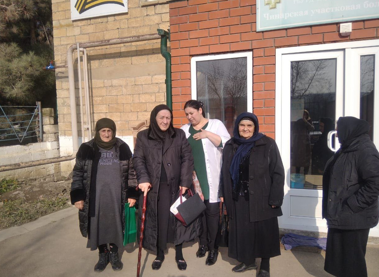 Мобильная бригада Комплексного Центра социального  обслуживания в Дербентском районе продолжает реализацию регионального проекта  " Старшее поколение"