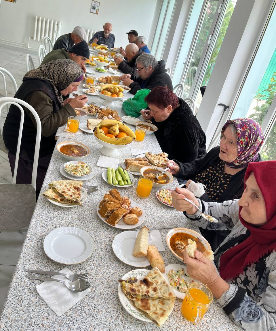 Комплексный центр посетил коллектив ДШИ 1 г.Даг.Огни со своей концертной программой посвященный к празднику 9-Мая