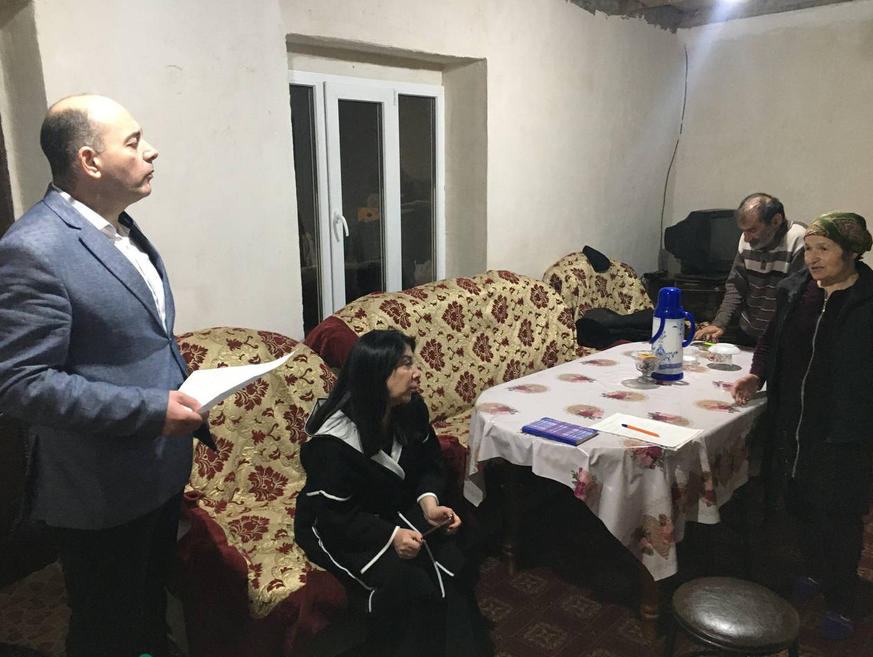 18 апреля зам. директора ГБУ РД КЦСОН в МО "город Дербент" совместно с представителем КДН и ЗП, опек и попечительства посетили семью Османова И., состоящего на профилактическом учете ПДН отдела МВД России по г. Дербент.