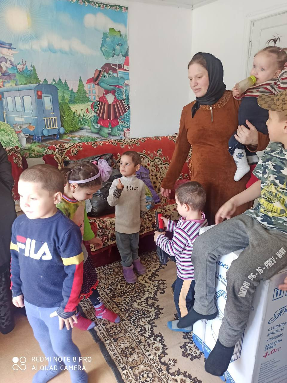 ГБУ РД КЦСОН в МО "Хунзахский район" оказал помощь  семье погорельцев.