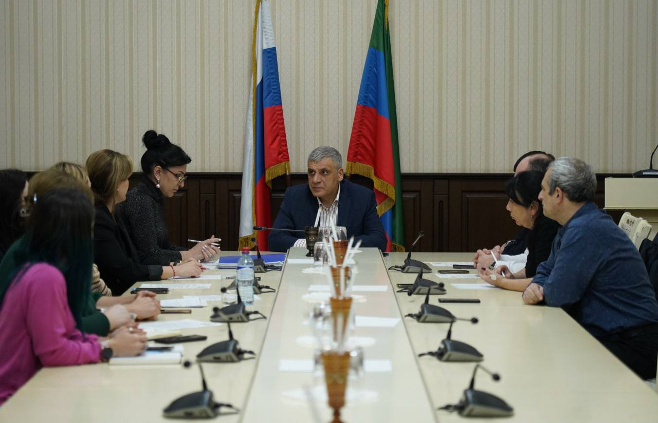 Заседание  комиссии по делам комиссии по делам несовершеннолетних и защите их прав при администрации Дербента