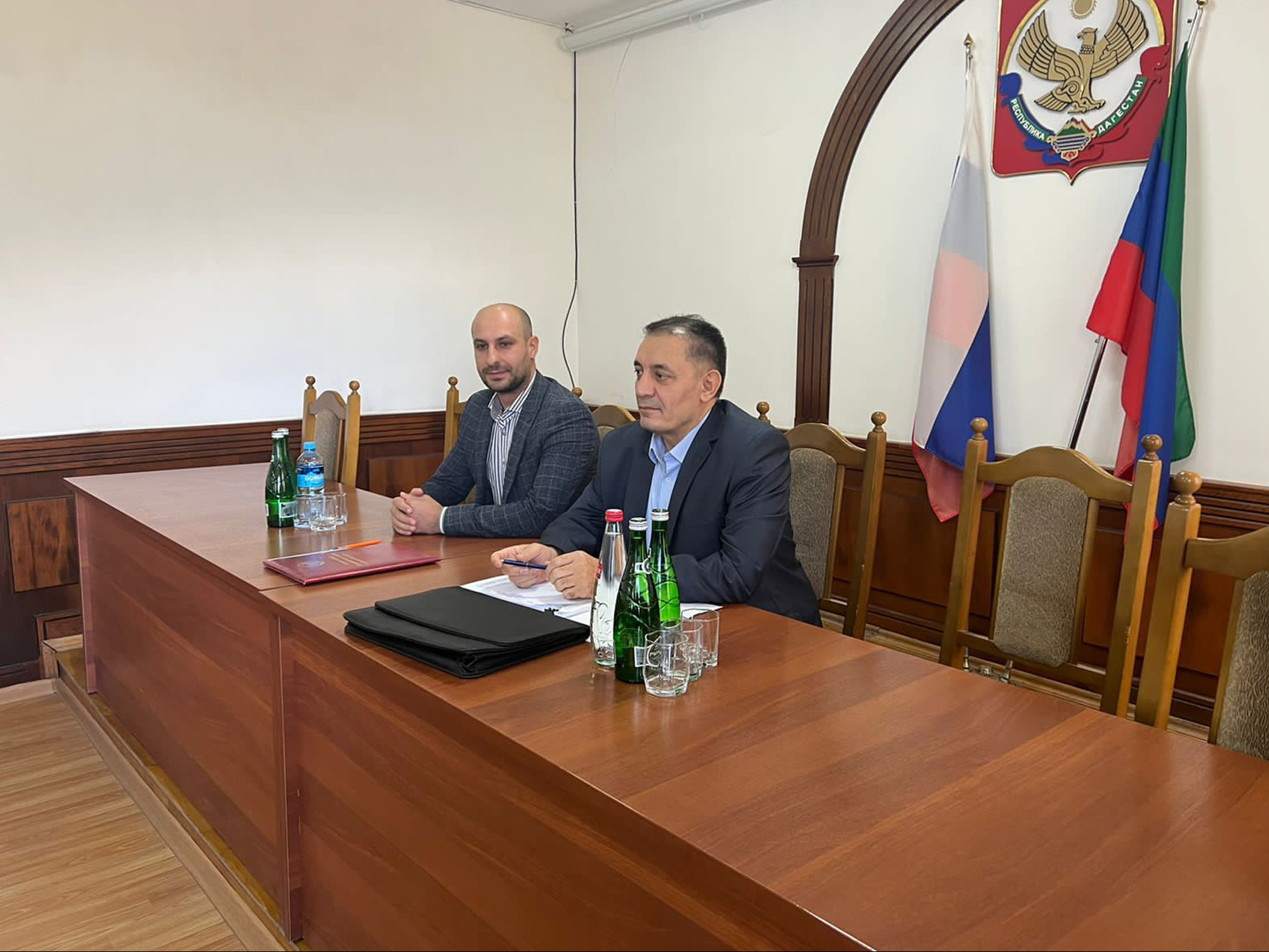 Министр труда и социального развития Республики Дагестан Абдурахман Махмудов представил коллективу Комплексного центра социального обслуживания населения нового руководителя