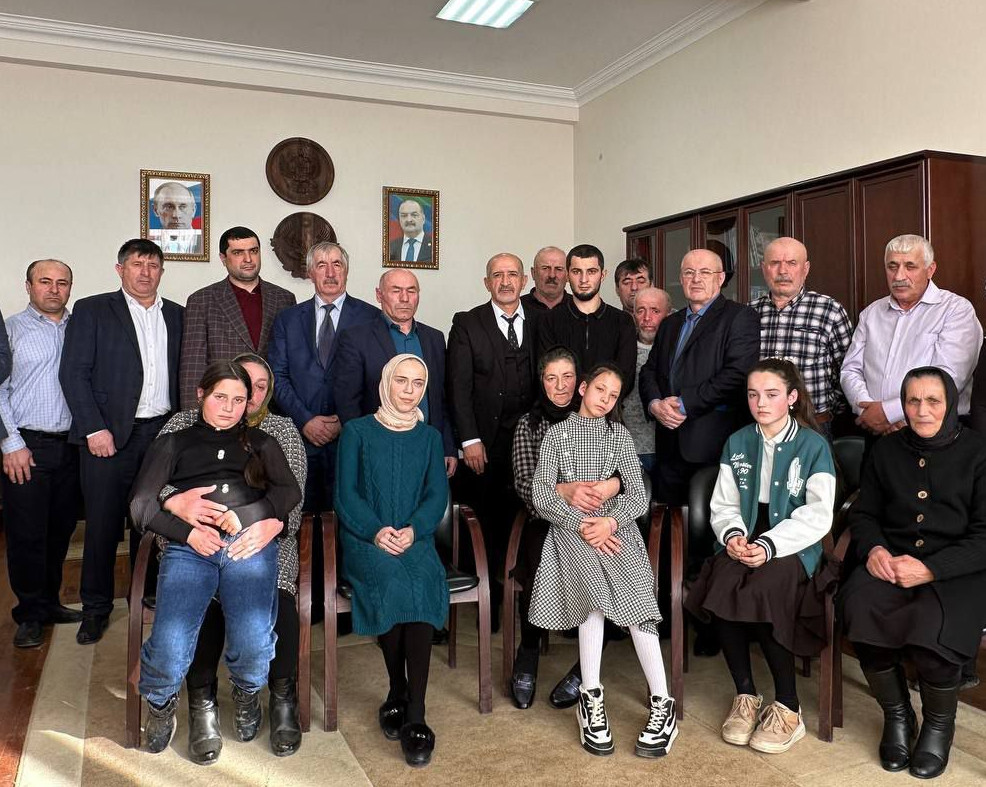 Руководитель Комплексного центра Дахадаевского района принял участие во встрече с членами семей мобилизованных граждан