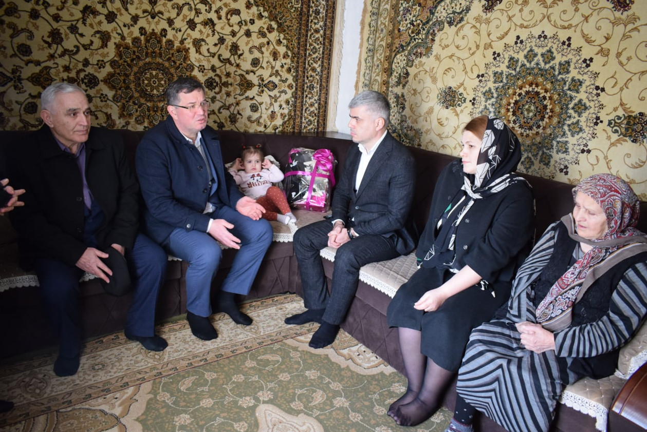 Подарки к новому году детям погибших военнослужащих.