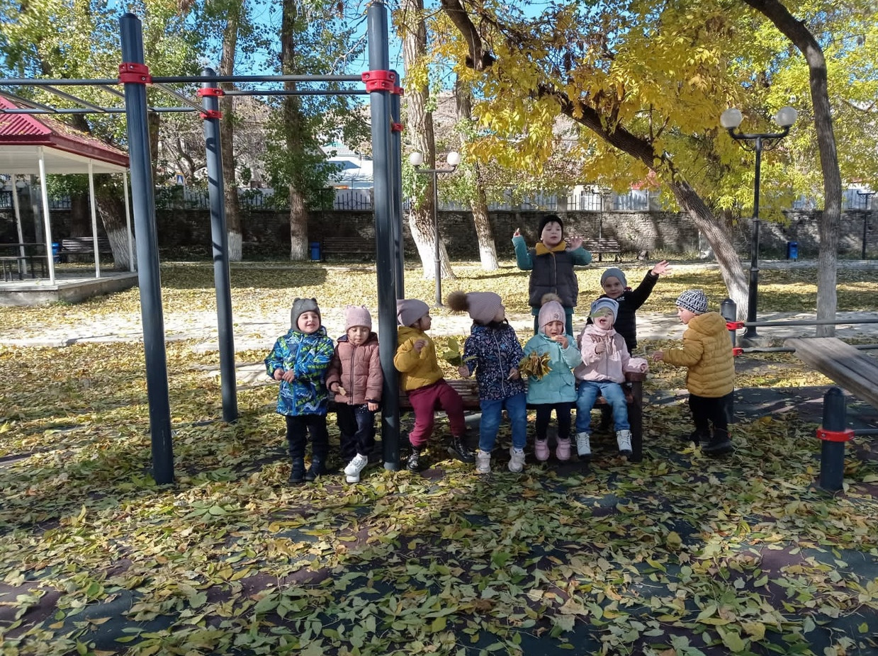 " В гости к деревьям".