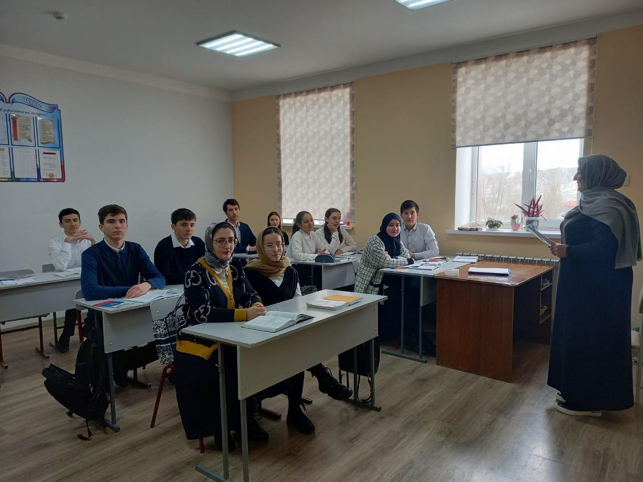 28 февраля 2023г. специалист по работе с семьёй ГБУ РД КЦСОН в МО " Левашинский район" Каймаразова Зайнаб  провела лекцию  ЛСШ # 2 в 10 классе , на тему : " Формы и методы  профилактики дезадаптации несовершеннолетних".