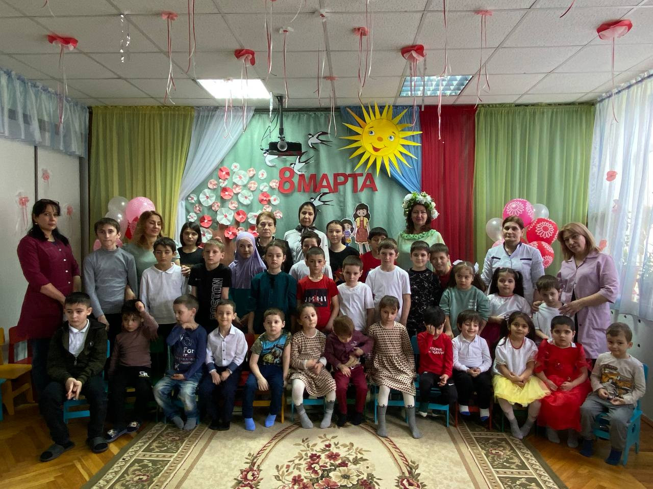 Утренник посвящённый Международному женскому дню 8 марта.