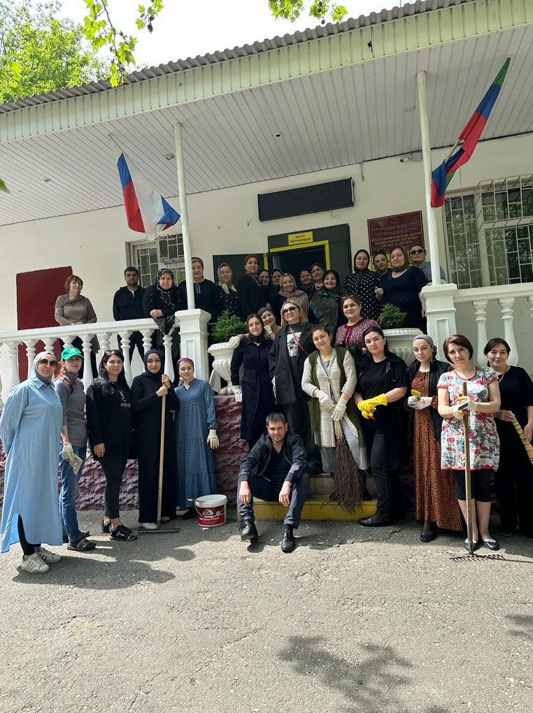 Дружный коллектив Центра принял участие во Всероссийском субботнике!