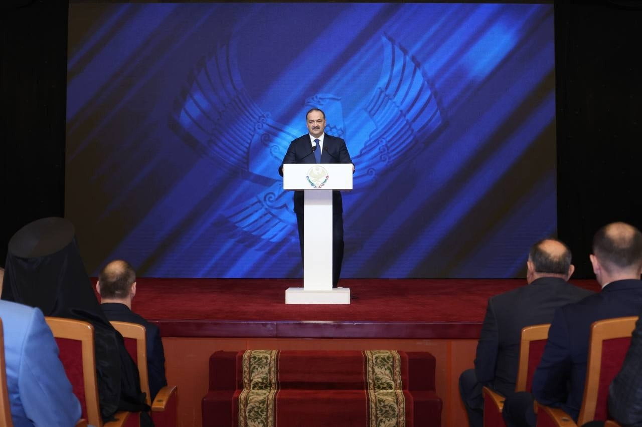 Глава Дагестана обратил особое внимание на повышение уровня налоговых платежей в бюджетную систему.