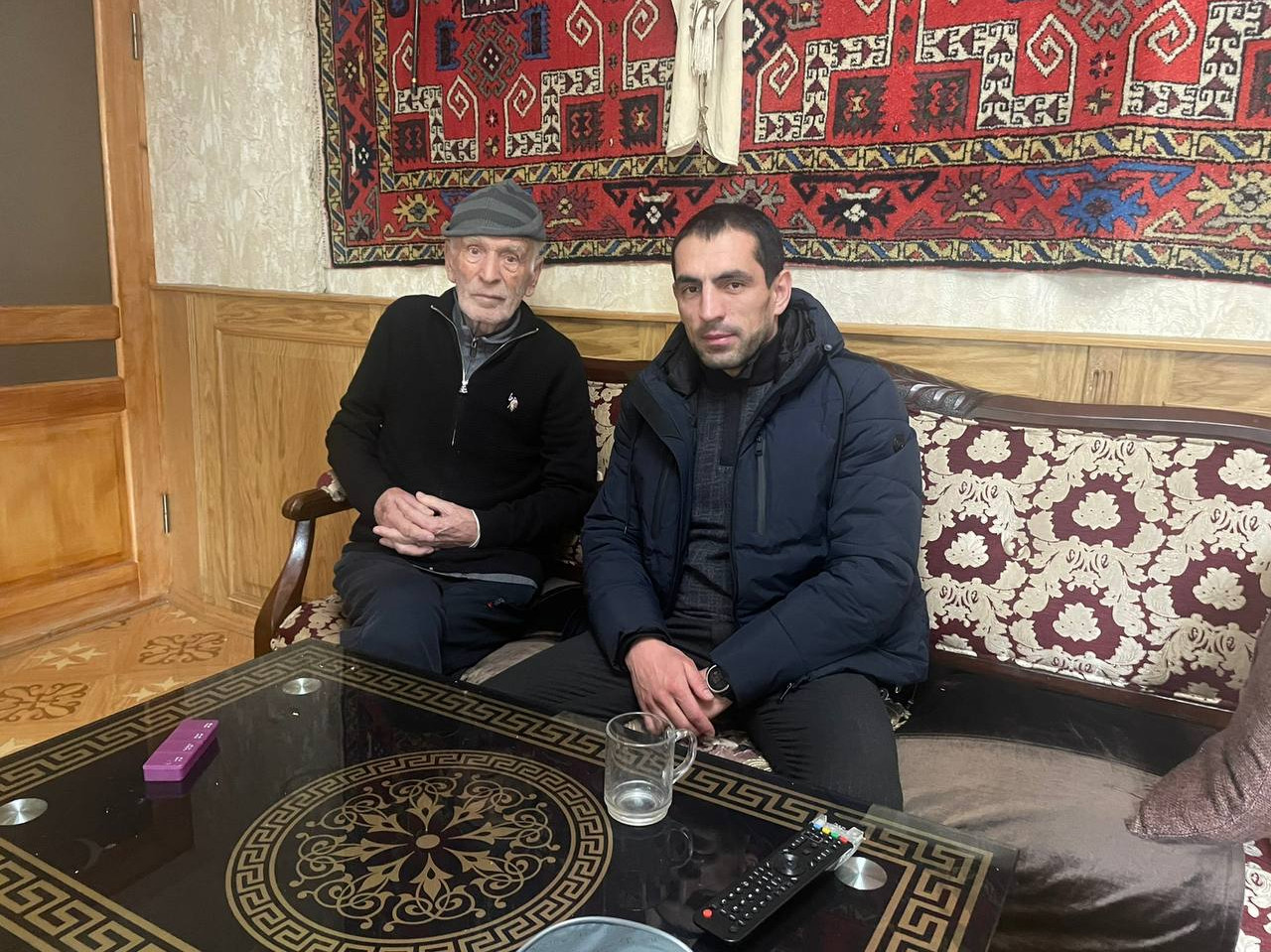 Сотрудники КЦСОН навестили старейшин!