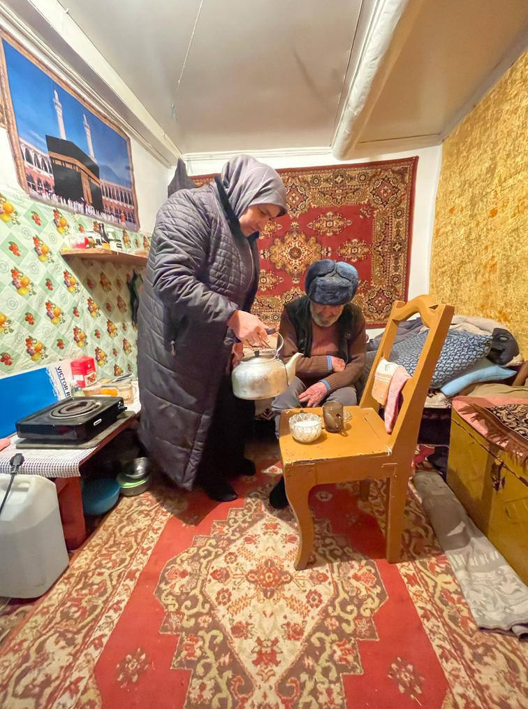 Посетила на дому своих подопечных и вручила им подарки в честь праздника 23 февраля.