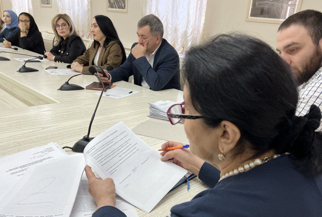 Заседание комиссии  по делам несовершеннолетних и защите прав.