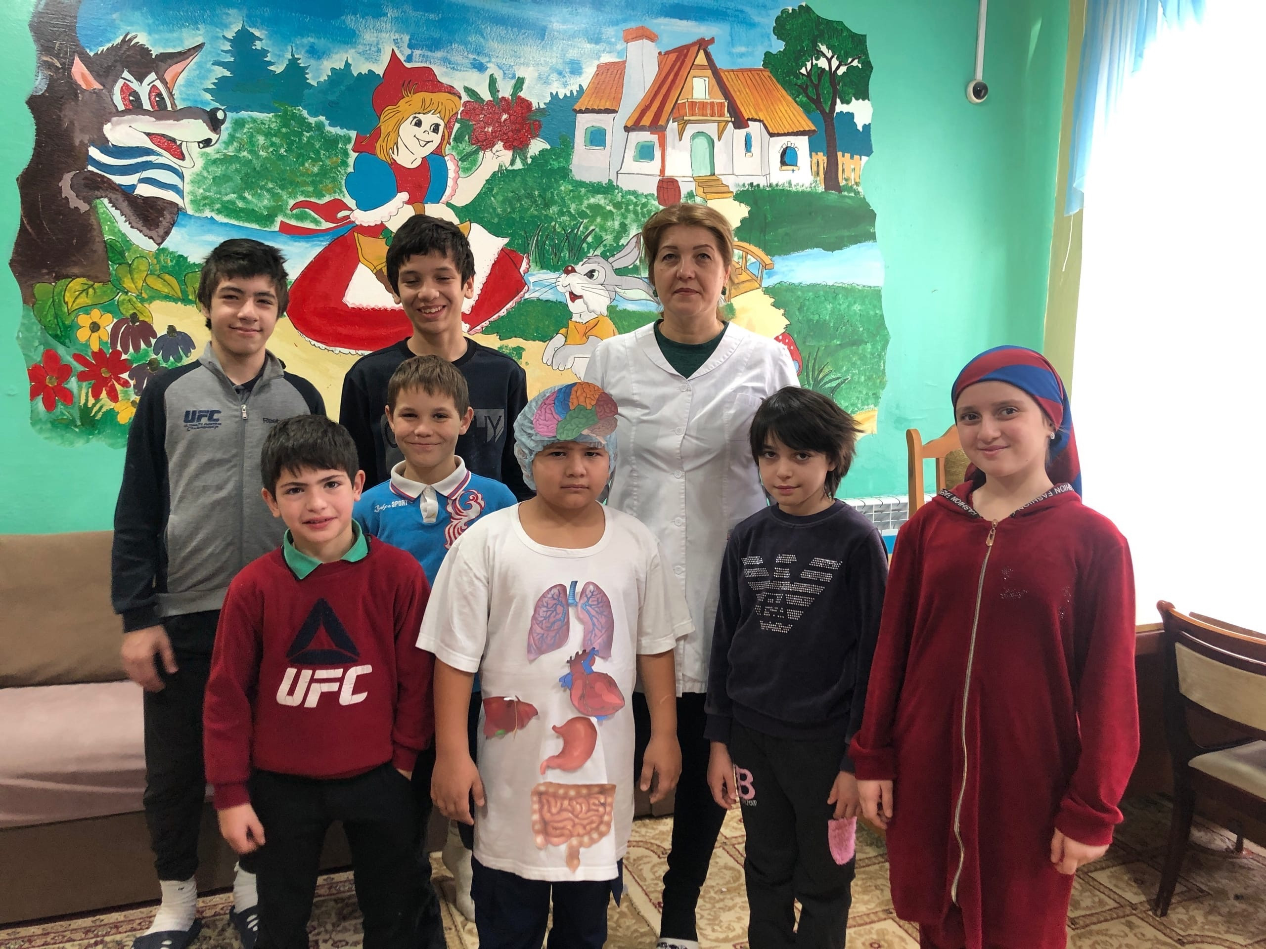 Медсестра Личковская Юля провела занятия с детьми средней группы по ознакомлению со строением и функциями внутренних органов человека.