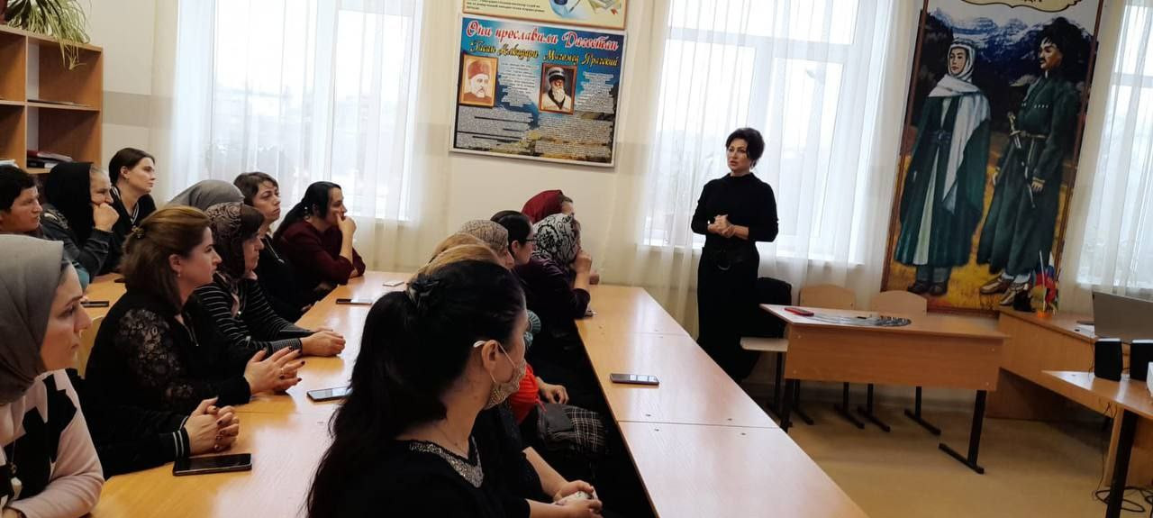 УЧАСТИЕ ПСИХОЛОГА  В ОБЩЕШКОЛЬНОМ РОДИТЕЛЬСКОМ СОБРАНИИ