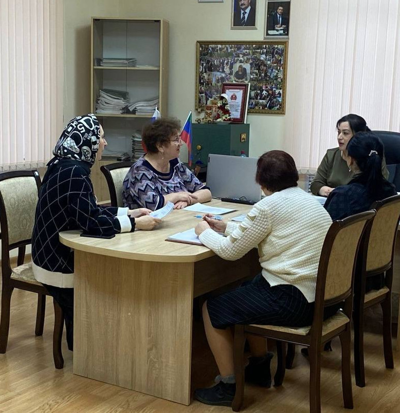 информационно -разъяснительная беседа со специалистами Центра