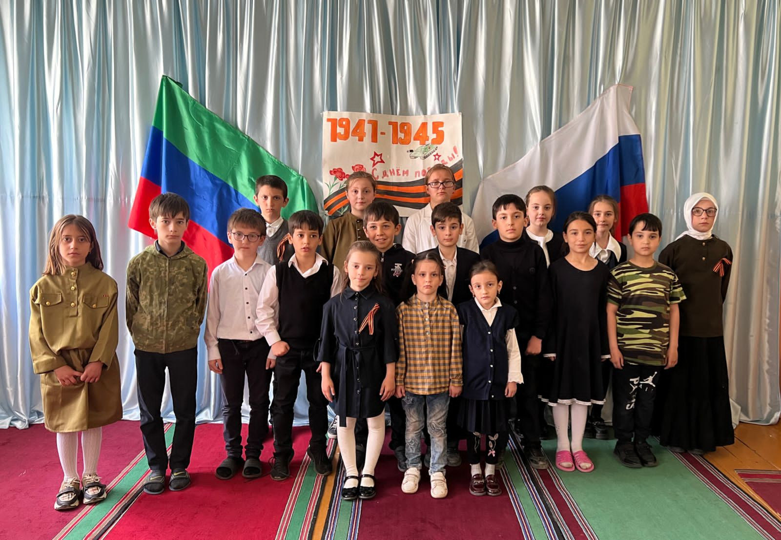 ГБУ РД КЦСОН в МО "Левашинский район"в отделе семьи и детей провели праздничное мероприятие посвящённое " 78 - годовщины Победы Великой Отечественной войны 1941 - 1945 гг." под девизом "Мы наследники победы".