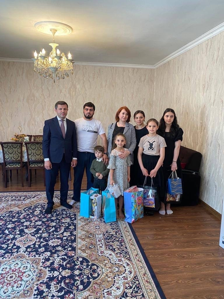 Ежегодно по всей стране отмечают Международный день защиты детей и наши работники не остаются в стороне.