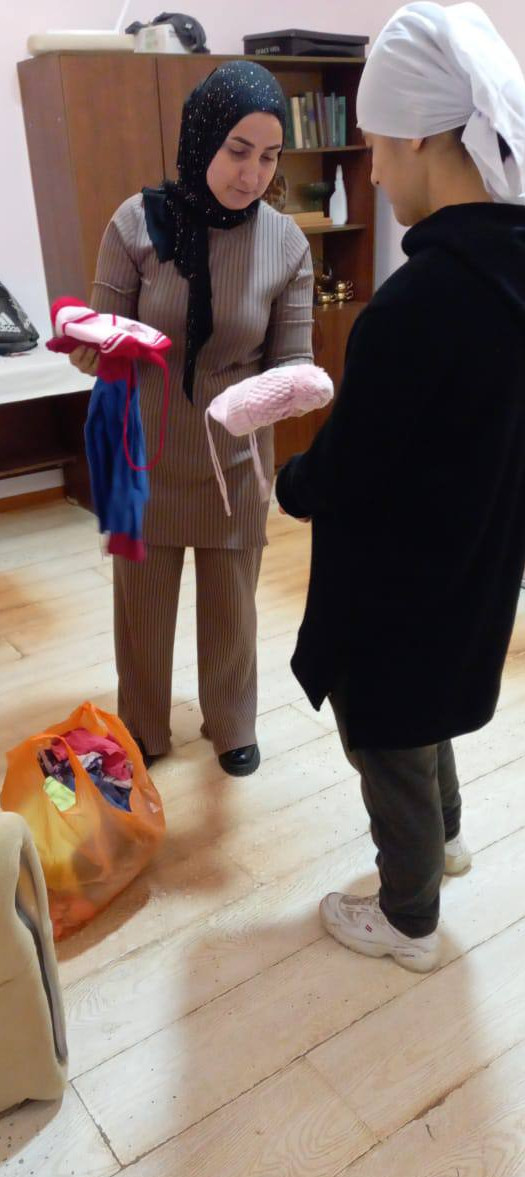 Специалисты Отделения социального обслуживания на дому детей и семей с детьми оказали адресную материальную помощь малообеспеченным семьям с детьми