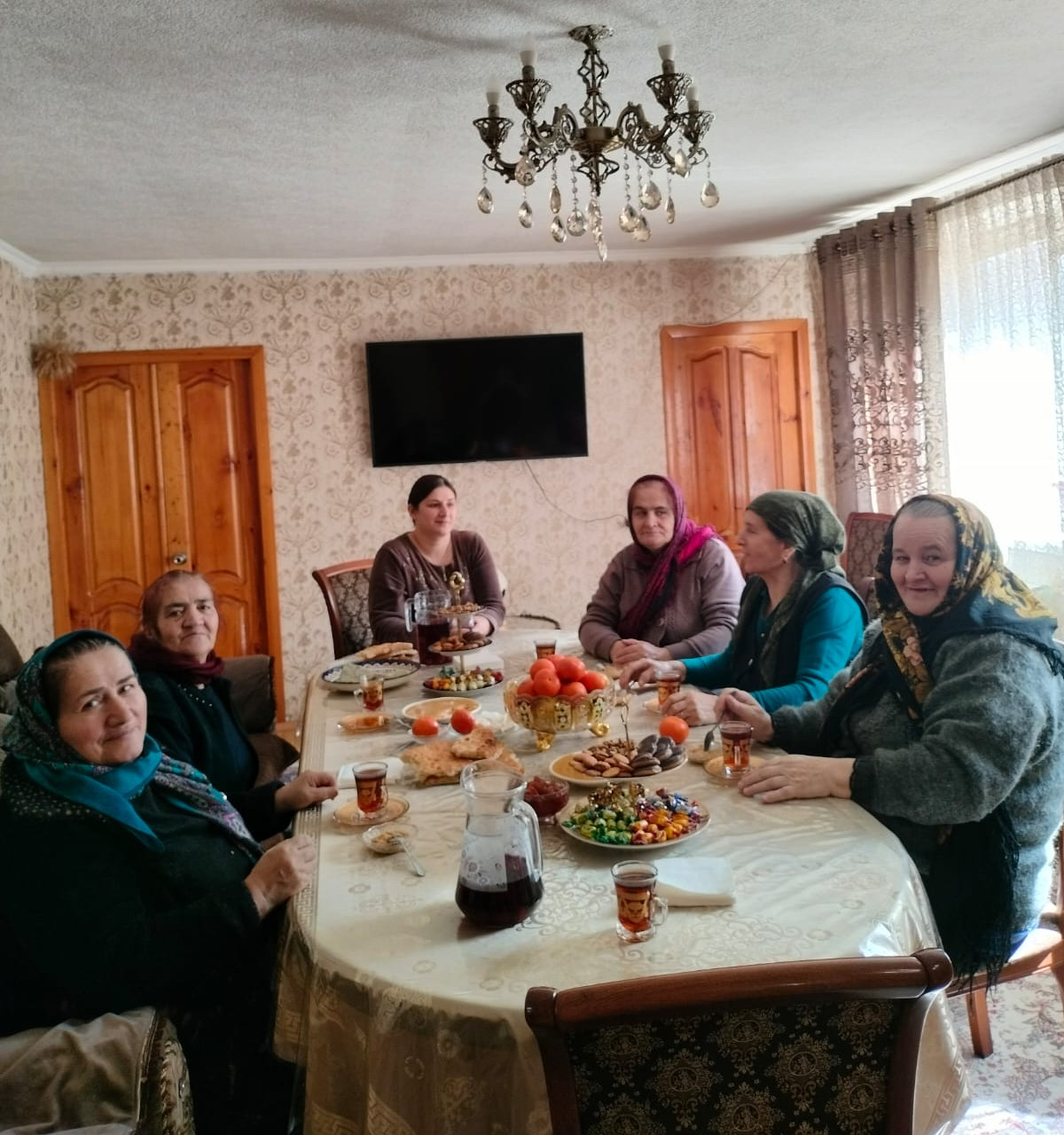 Соц.работники международный женский день отметили со своими подопечными!