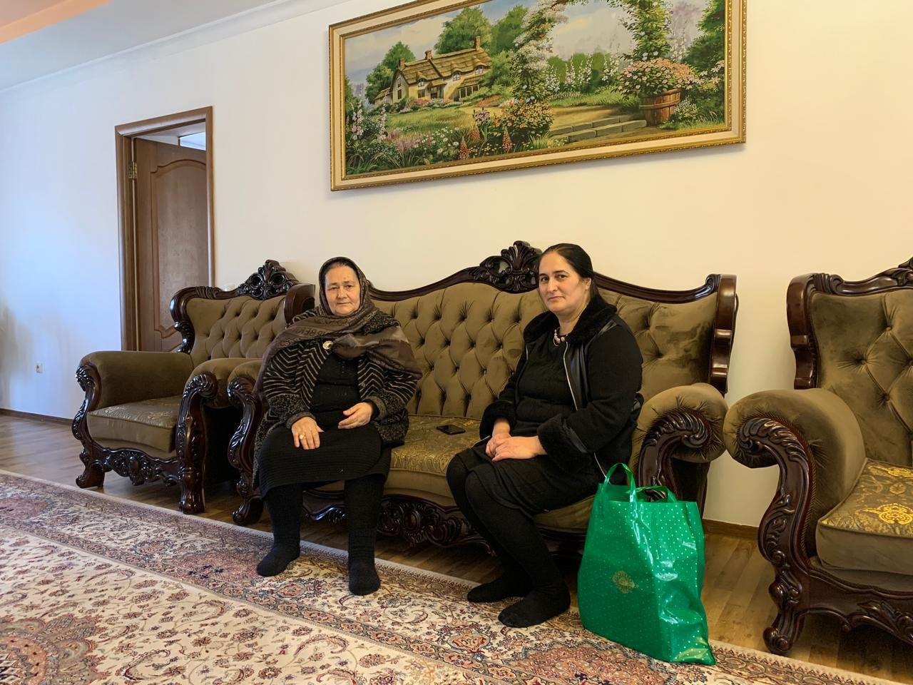 Работники 2-го отделения надомного обслуживания поздравили своих подопечных с Международным женским днём