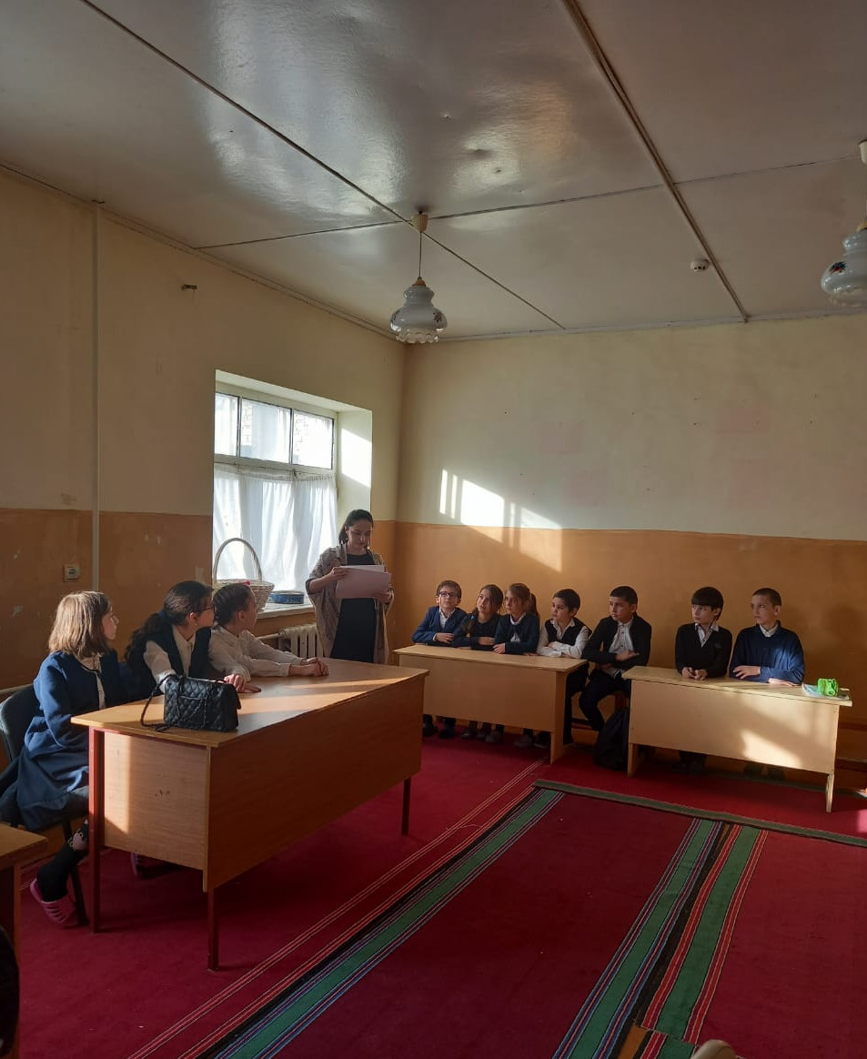 " Конвенция о Правах Ребенка" . В конвенции ребенок в первые рассматривается как личность, имеющая права, которое гос- во ратифицировавшую Конвенцию обязаны " уважать и гарантировать" .