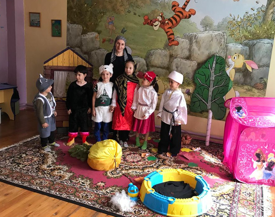 Сказкотерапия.  Инсценировка сказки в "Репка".