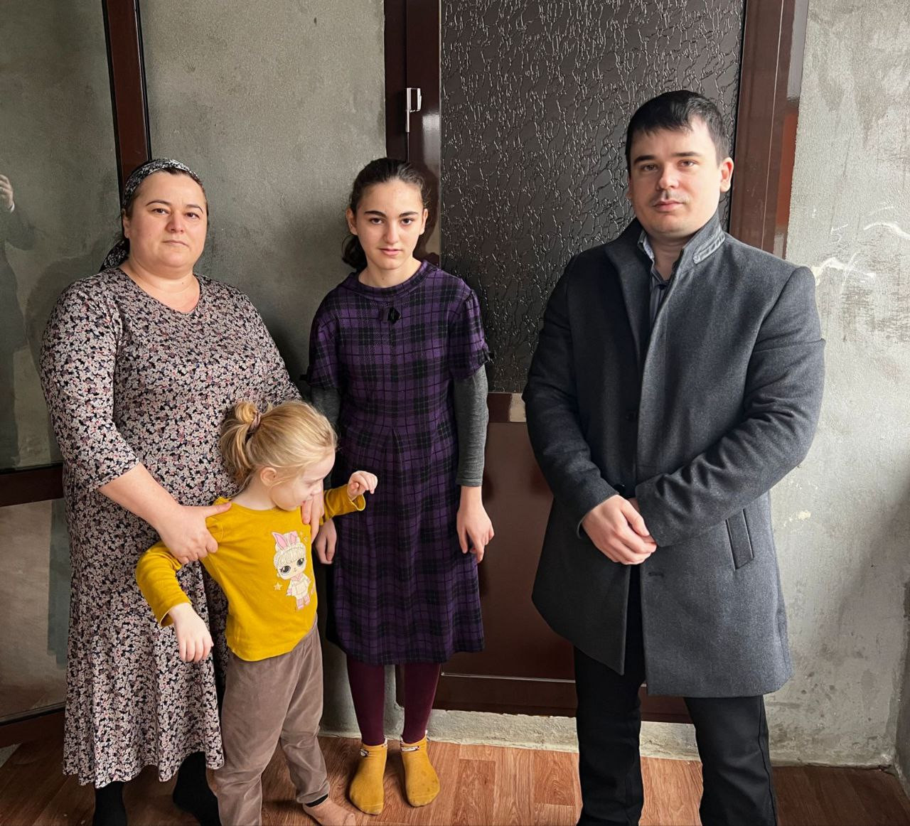 Выезды на дом к остронуждающимся семьям