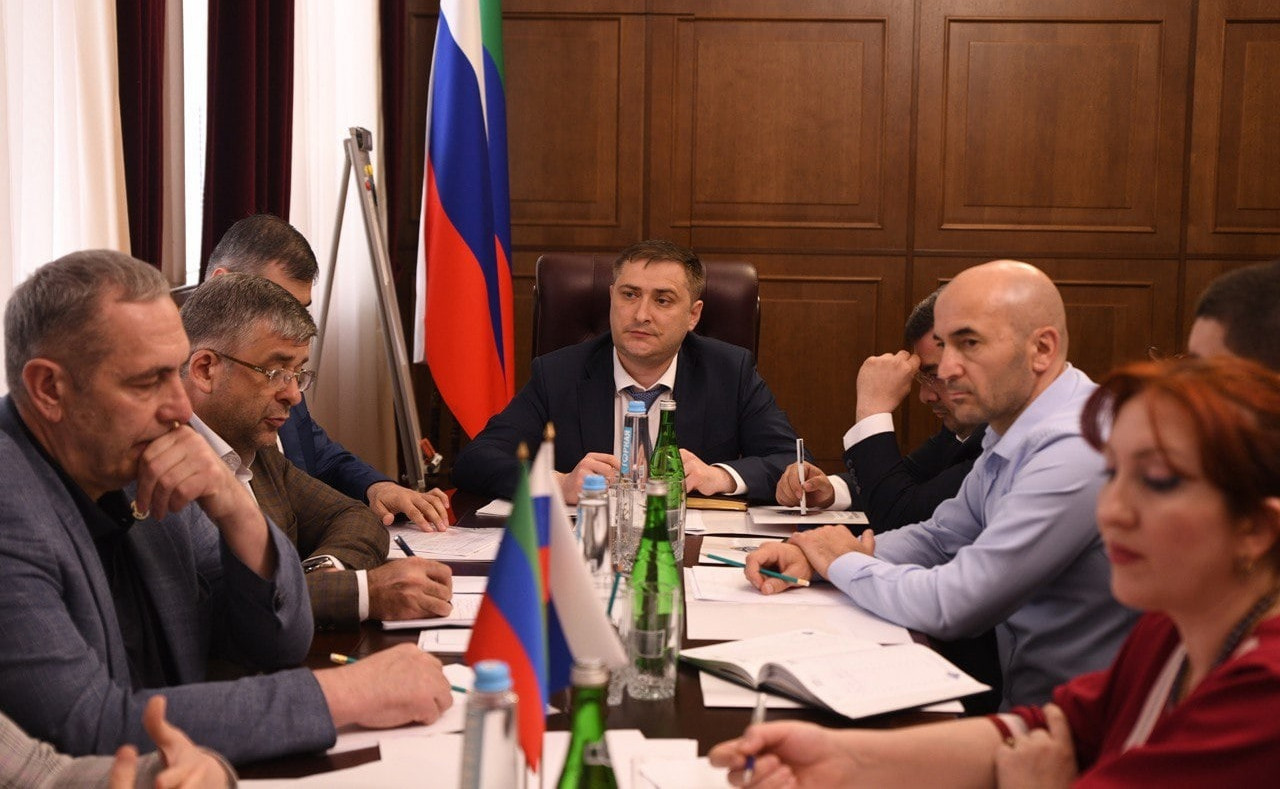 В Минтруда РД прошло заседание оргкомитета по организации и проведению II этапа Всероссийской ярмарки трудоустройства «Работа России. Время возможностей»