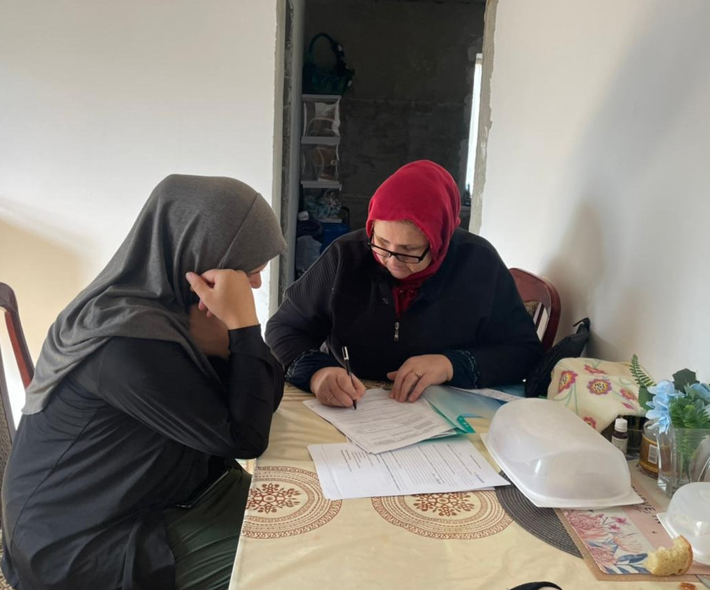 Выезд специалистов в селение Комсомольское, посещение малоимущей семьи.