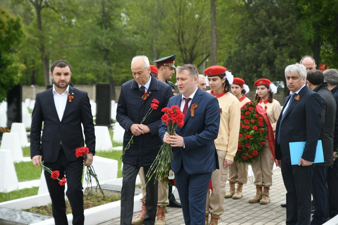 Мурад Казиев принял участие в торжественных мероприятиях посвящённых празднованию 78-й годовщины Победы в Великой Отечественной войне