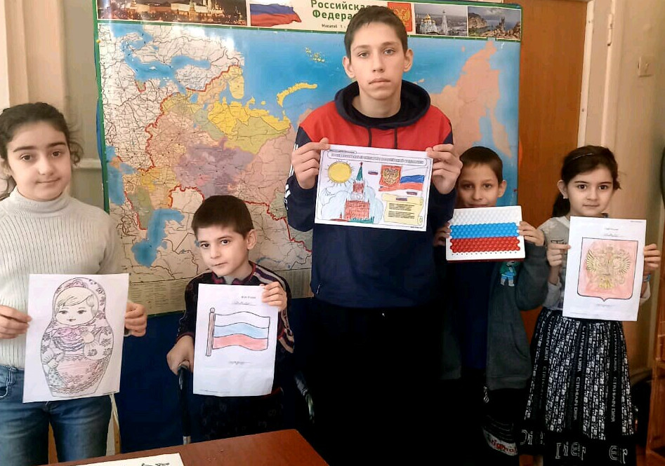 Открытое занятие на тему : «Символы России – Герб, Флаг, Гимн».