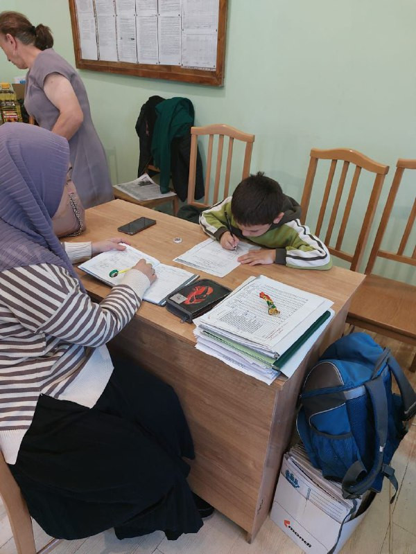 Заведующий отделения дневного пребывания  детей Кандалаева Габибат при исполнении своих должностных обязанностей