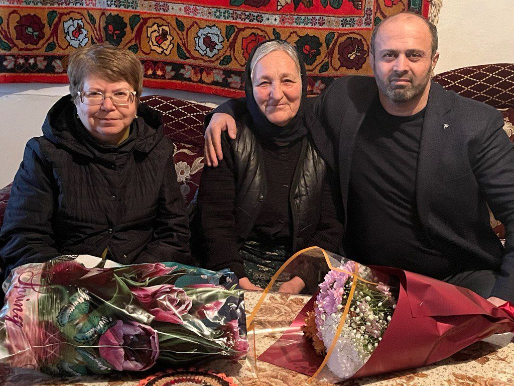 Сегодня, 7 марта  в преддверии праздника руководитель управления социальной защиты г. Дагестанские Огни Низами Магомедов,   посетил семьи мобилизованных