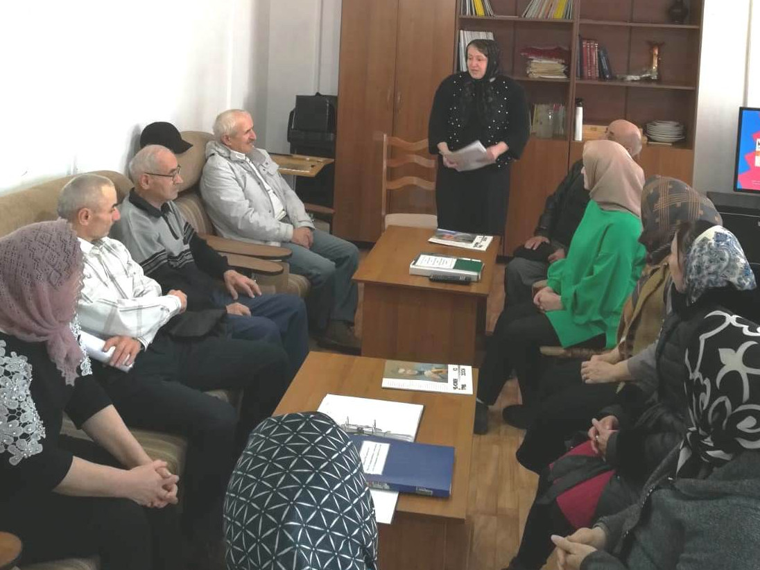 В Комплексном центре социального обслуживания населения Дахадаевского района провели круглый стол с участием граждан пожилого возраста и инвалидов