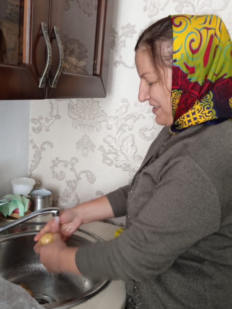 Оказание получателям социальных услуг квалифицированного общего ухода, социально-бытовой и доврачебной медицинской помощи на дому.