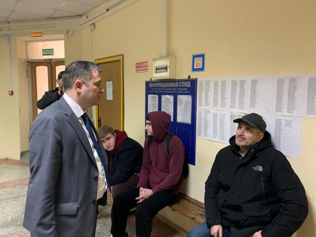 Мурад Казиев проинспектировал ход реализации проекта «Социальный контракт» в соцзащите Махачкалы.