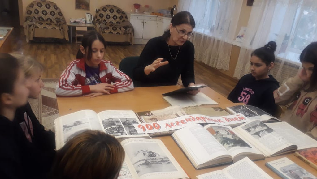 Урок мужества «Непокоренный Ленинград» прошел в ГКУ РД СРЦН (г. Махачкала)